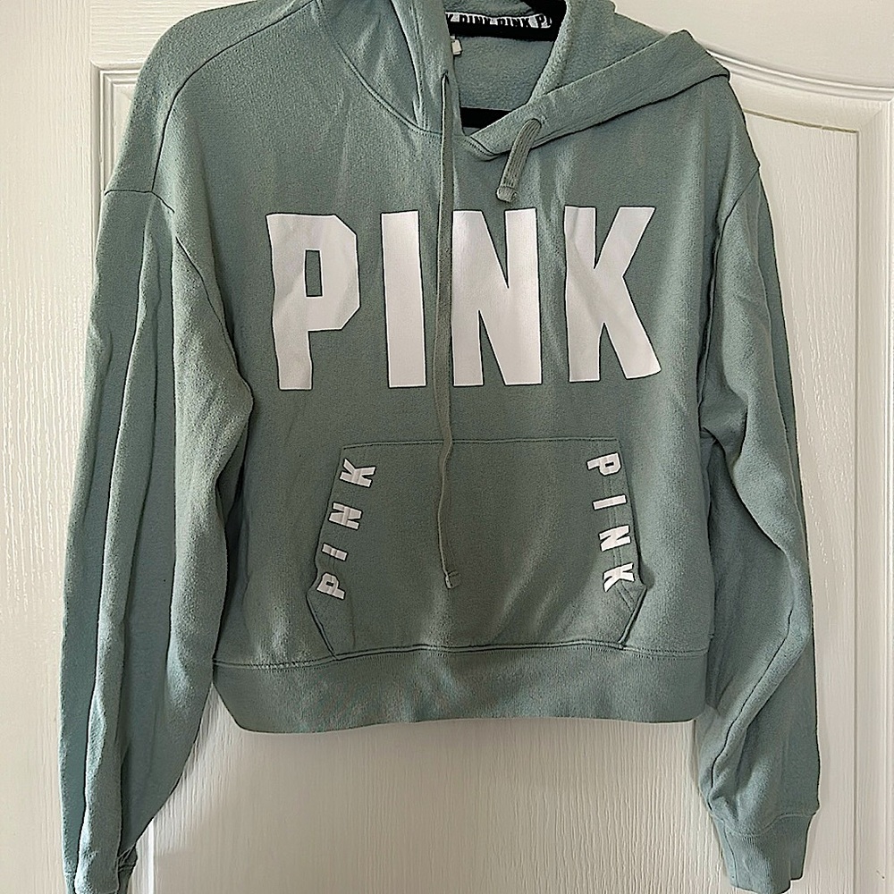 PINK 💕Victoria Secret crop hoodie